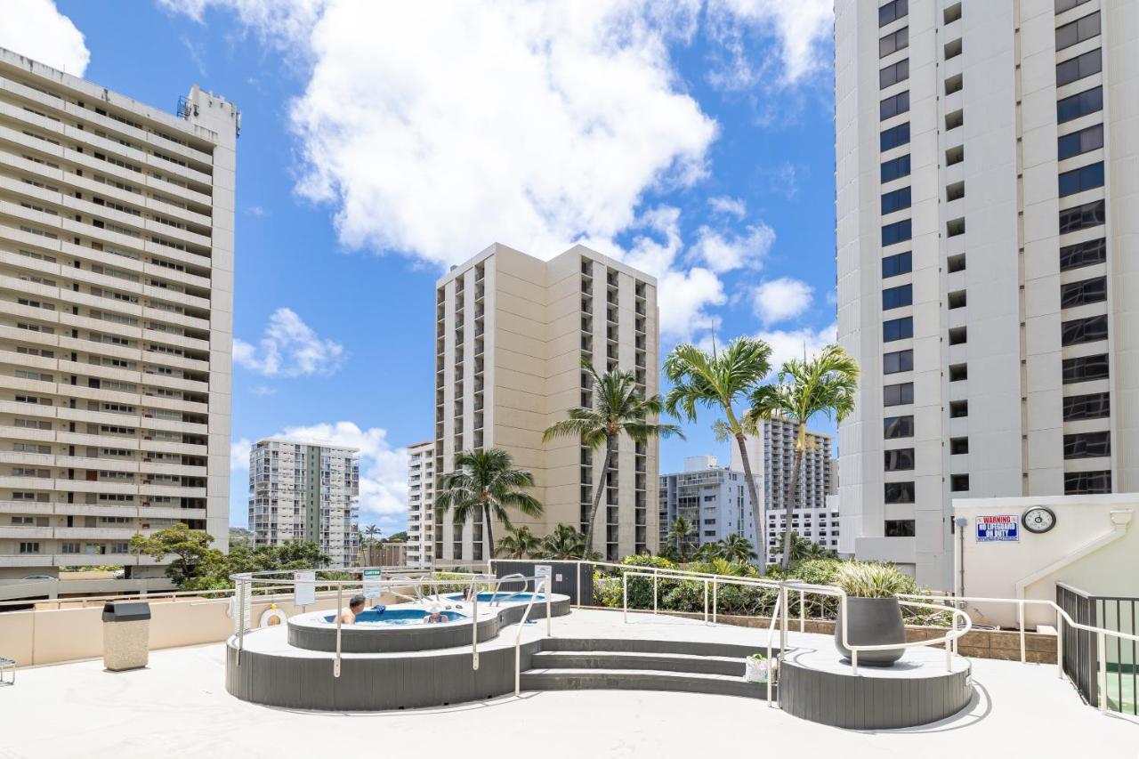 1Br With Great Ocean Views, 1 Block To Waikiki Beach โฮโนลูลู ภายนอก รูปภาพ